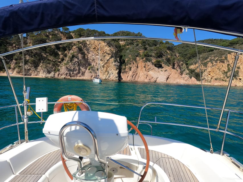Sailing experience 4 hours in Platja d'Aro - Leaving Port d’Aro for the Costa Brava