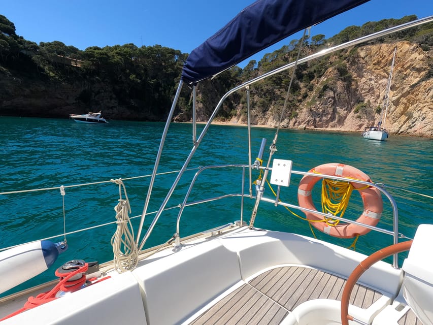 Sailing experience 4 hours in Platja d'Aro - What the $530 price includes
