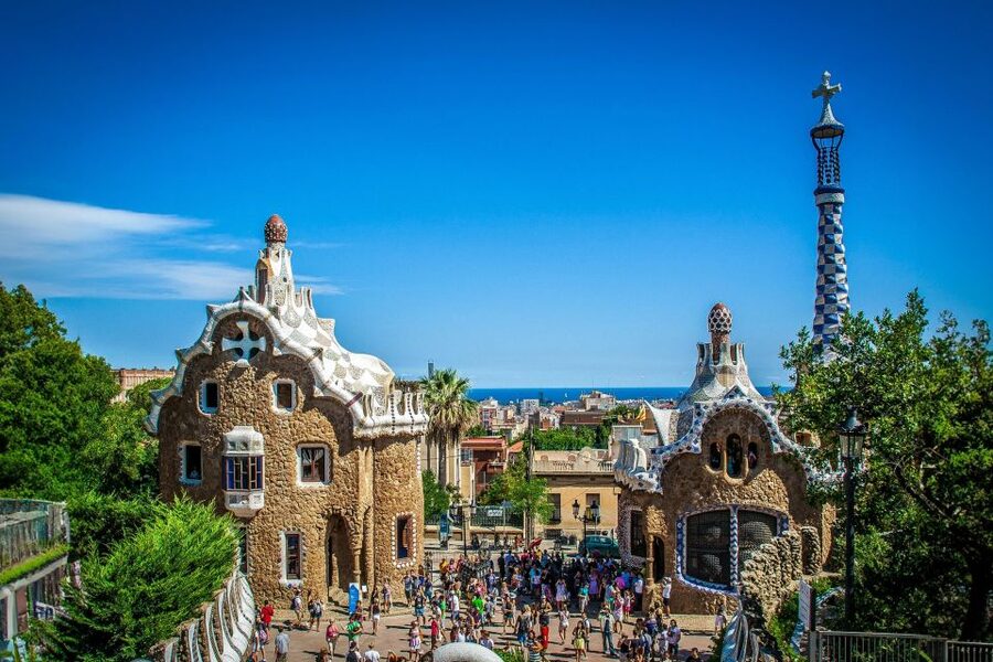 Sailing Experience, Sagrada Familia & Park Guell - Who will get the most from this tour