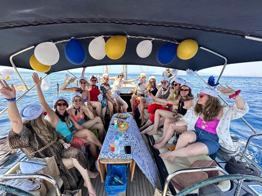 Sailing & gastronomy experience across the Athenian Riviera - The first hour on the Athenian Riviera