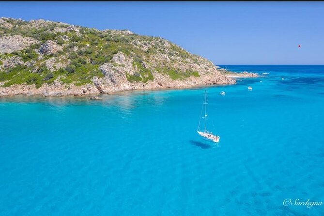 Sailing ship from Porto San Paolo (S.Teodoro-Olbia) to Tavolara, Molara - Tavolara brings the main meal and the best setting