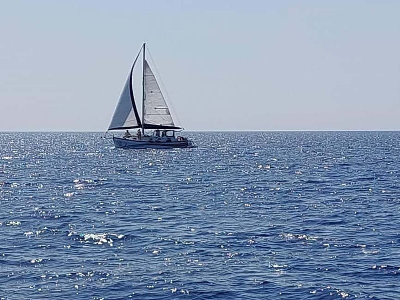 Sailing tour around Lindos with food and drinks - The 10 a.m. route: Red Sand, Agathi, and Lindos Bay