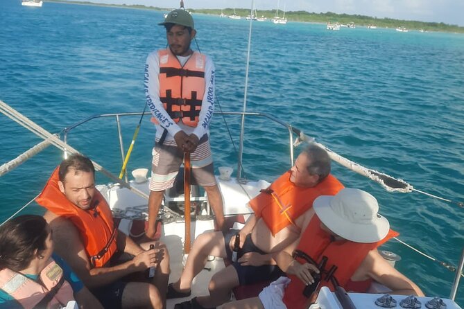 Sailing Tour around the Bacalar Lagoon - The Abandonado hotel brings a human story