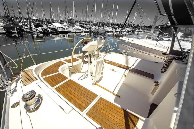 Sailing tour on Salento coast - Swimming, snorkeling, and SUP time