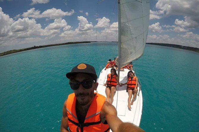 Sailing Tour through the Laguna de los Siete Colores - Pirate Canal, a swim in a historic-feeling setting