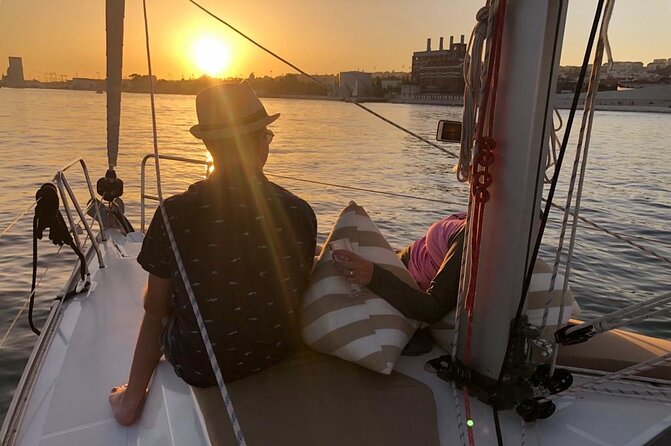 Sailing tour to the sunset in Lisbon - Why sunset on the Tagus works so well