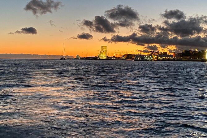 Sailing tour to the sunset in Lisbon - Starting at Doca do Bom Sucesso in Belém