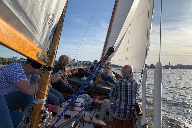 Sailing trip on the Hamburg Outer Alster - Boarding at An d. Alster 67a