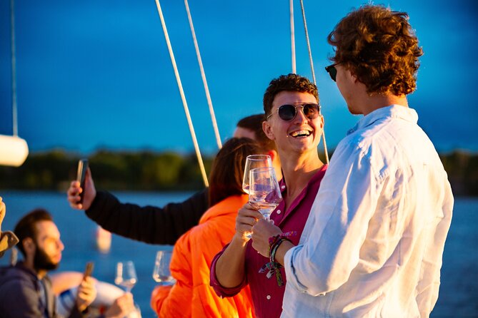 Sailing with Wine Tasting in Buenos Aires - Why this private Río de la Plata cruise feels different