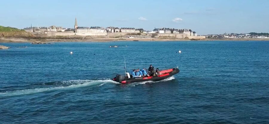 Saint-Malo: Sailing & discovering the Bay - The Rance dam and the scale of the estuary