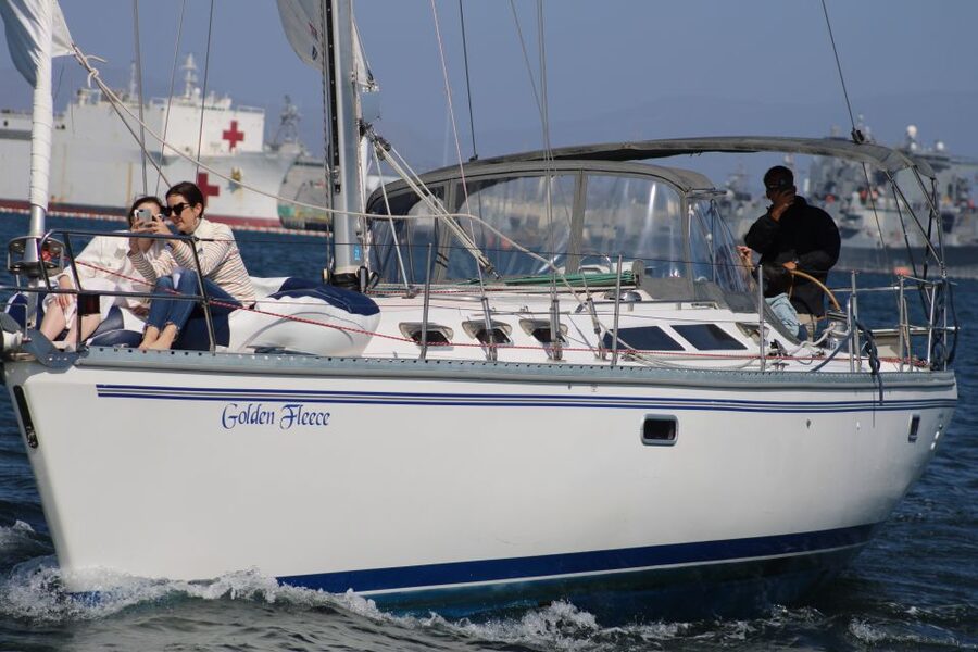 San Diego: San Diego Bay Sunset & Daytime Sailing Experience - Leaving Harbor Island and finding your bearings