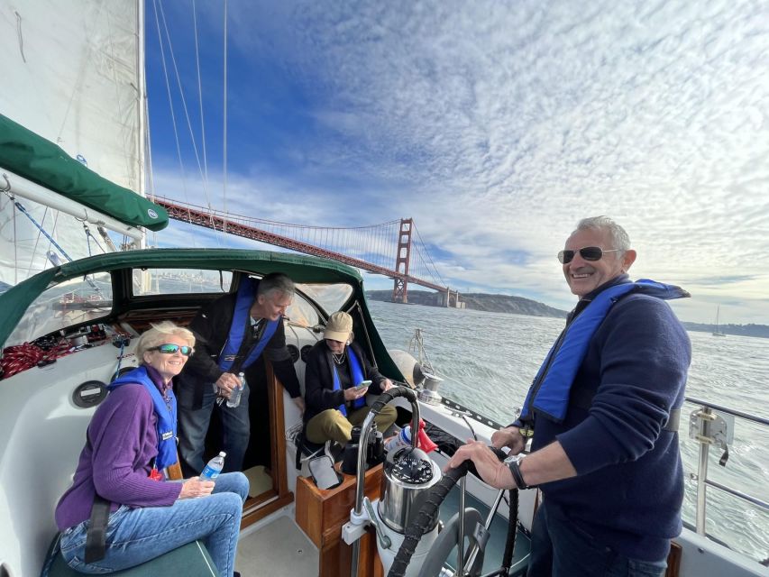 SAN FRANCISCO: (2hr) PRIVATE Sailing Experience 6 Guests - Setting out from the Yellow Ferry Dock