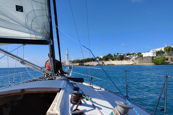 San Juan Historical Bay Daytime Sailing Tour - Isla de Cabras and the smaller fort