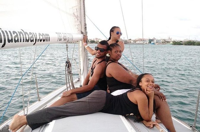 San Juan Historical Bay Daytime Sailing Tour - Drinks, comfort, and the small-boat tradeoff