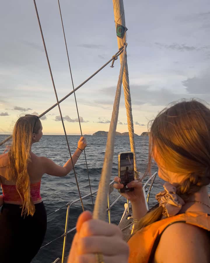 Santa Marta Bay: Sunset on a sail boat - What makes the service memorable