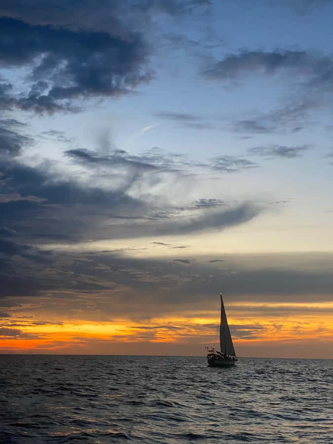 Santa Marta Bay: Sunset on a sail boat - FAQ