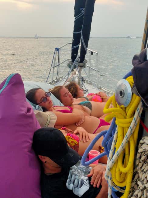 Santa Pola: Sail to Tabarca, snorkel, and enjoy sunset with a tasting - Why Tabarca makes the trip worthwhile