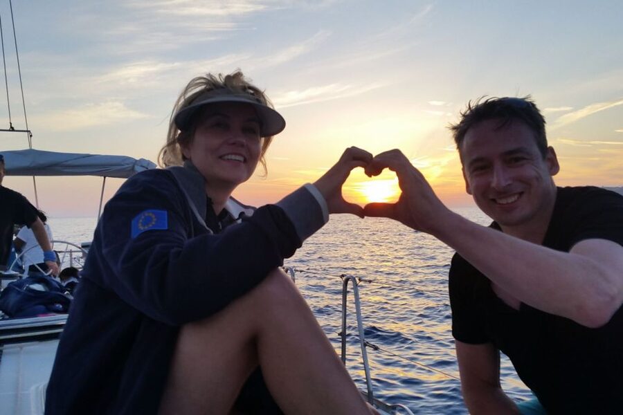Santorini Caldera: Sunset Sailing Cruise with Meal - Who should book this cruise?
