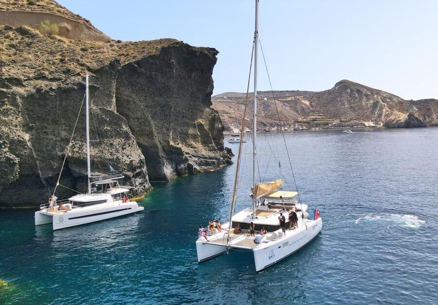 Santorini: Sunset Sailing Cruise, with Dinner and Drinks - Why a Santorini sunset cruise works so well