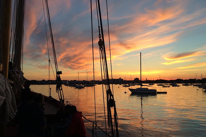 Schooner Fame Sailing Tour - Choosing between a daytime sail and a sunset departure