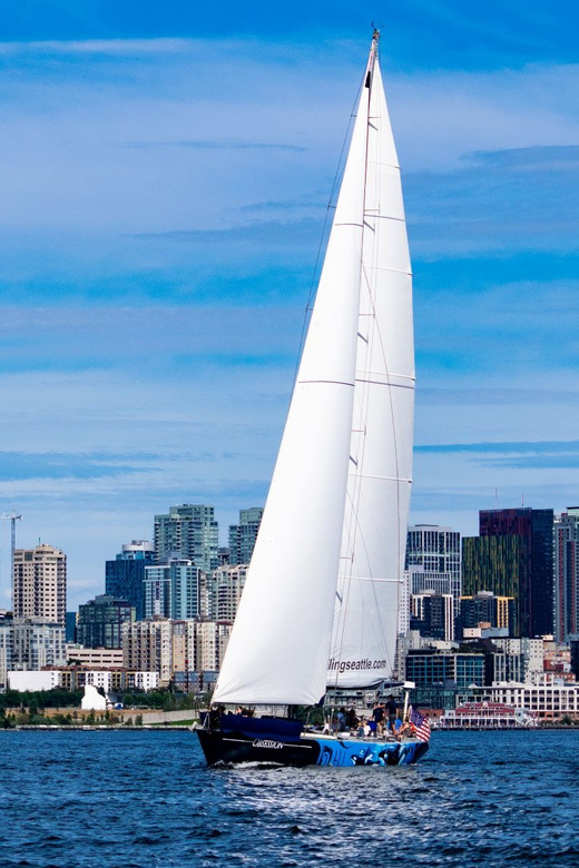 Seattle: Elliott Bay Sailing Cruise - The BYOB picnic advantage
