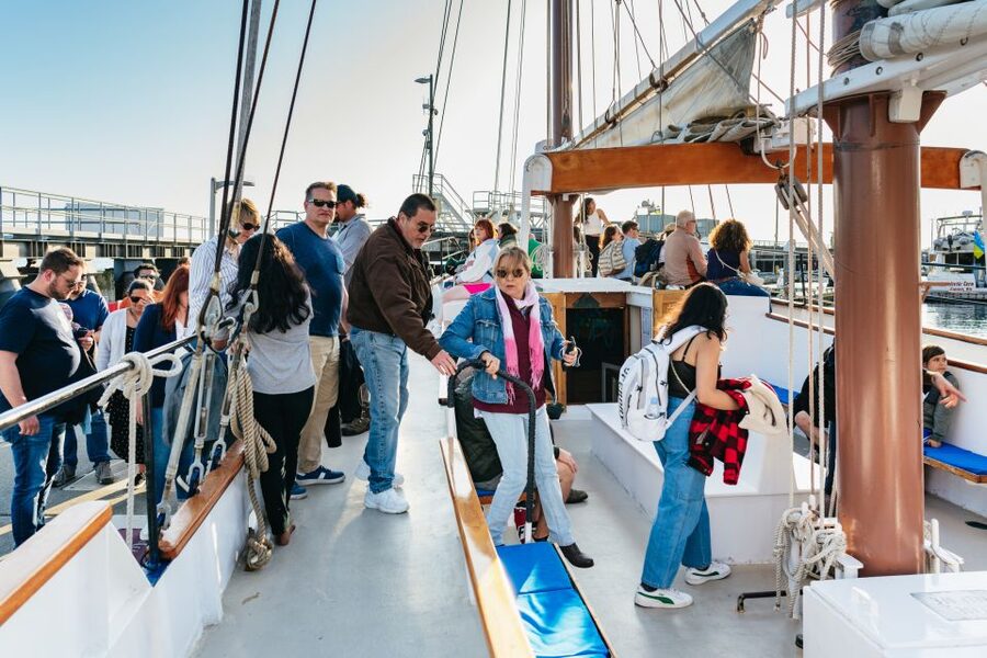 Seattle: Tall Sailboat Sunset Harbor Cruise - Who will get the most from this cruise?