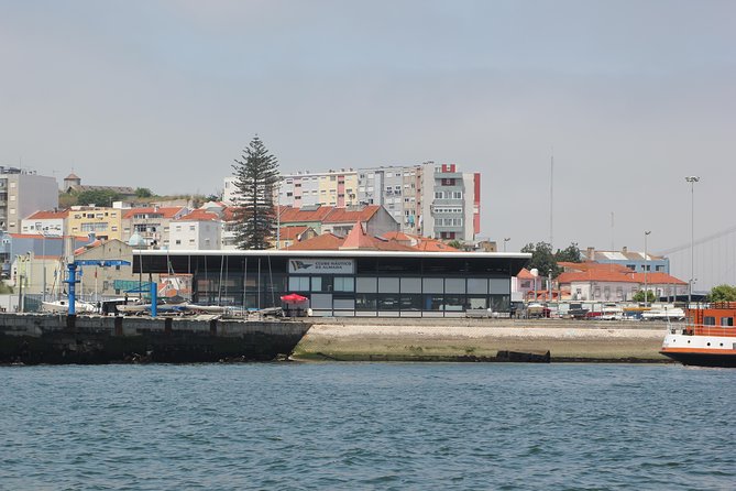 Seixal Sailing Cruise - Lunch in a typical restaurant - Arriving in Seixal for lunch