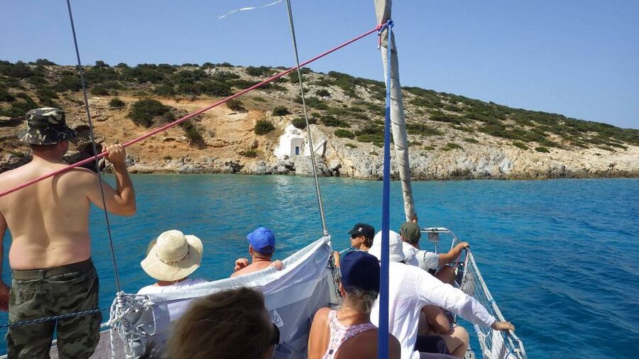 Semi-Private :Full-Day Sailing Tour Swim, Snacks & Drinks - Kalados Bay and the pleasure of an empty-looking beach