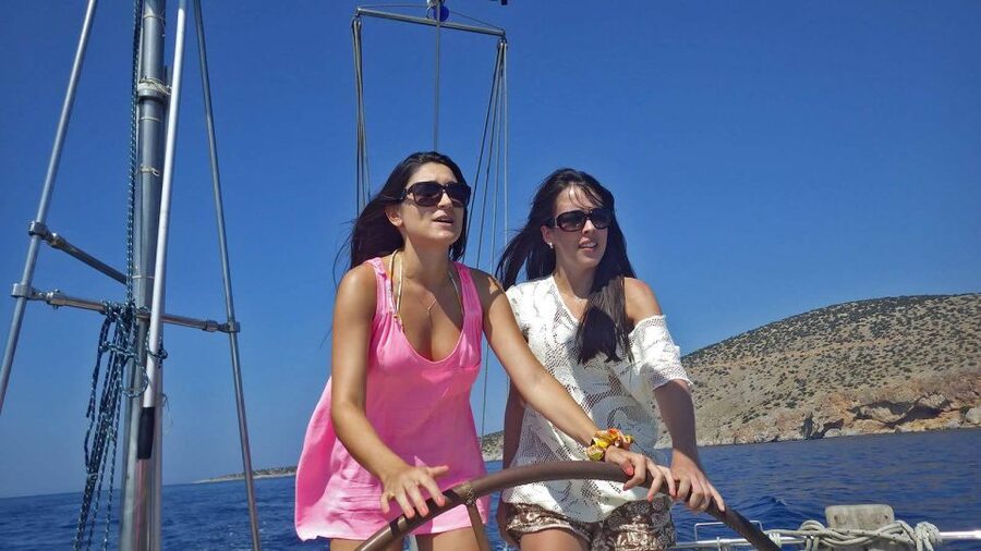 Semi-Private :Full-Day Sailing Tour Swim, Snacks & Drinks - The Blue Lagoon and Holed Cave route