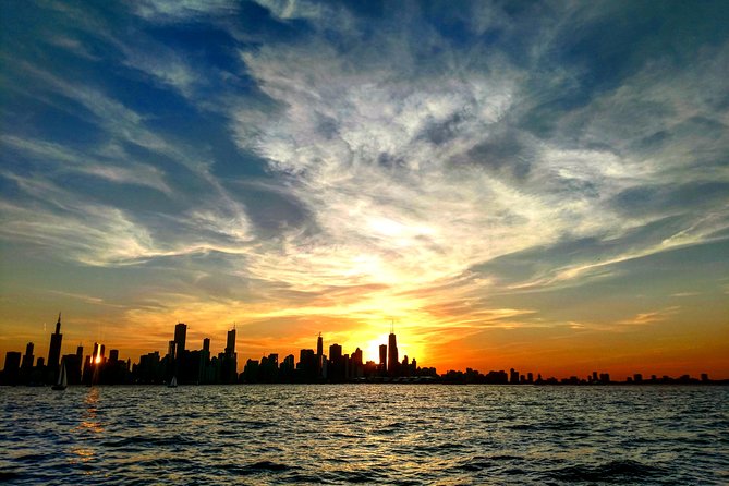 Serene Private Sunset Sail on Lake Michigan - Navy Pier, Chicago - Adler Planetarium and the southern lakefront