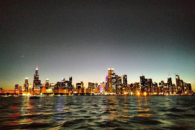 Serene Private Sunset Sail on Lake Michigan - Navy Pier, Chicago - Buckingham Fountain and Queen’s Landing