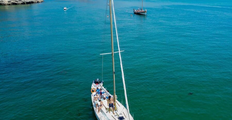 Sesimbra : Sailing Tour - The Arrábida coast rewards a slow pace