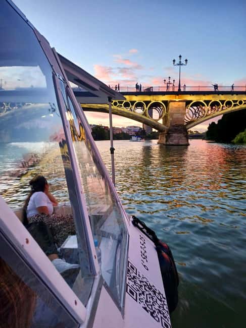 Seville: Sail the River. 100% private - Finding Muelle de la O under the Triana Bridge