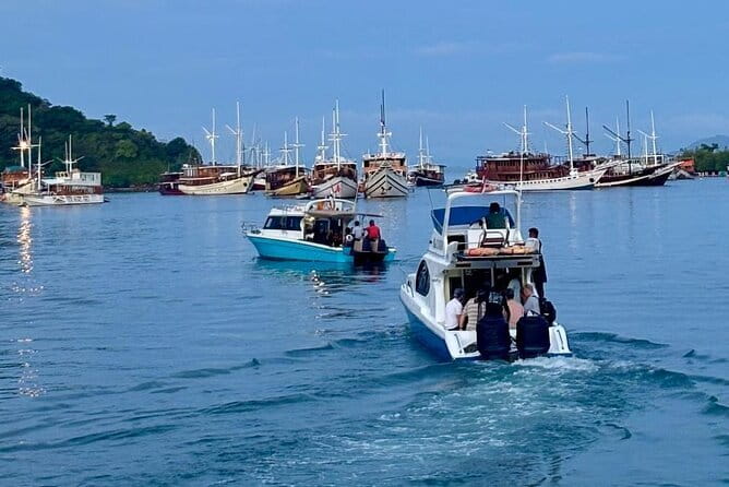 Shared Trip Sailing Komodo 3D2N - Life aboard the Phinisi for two nights