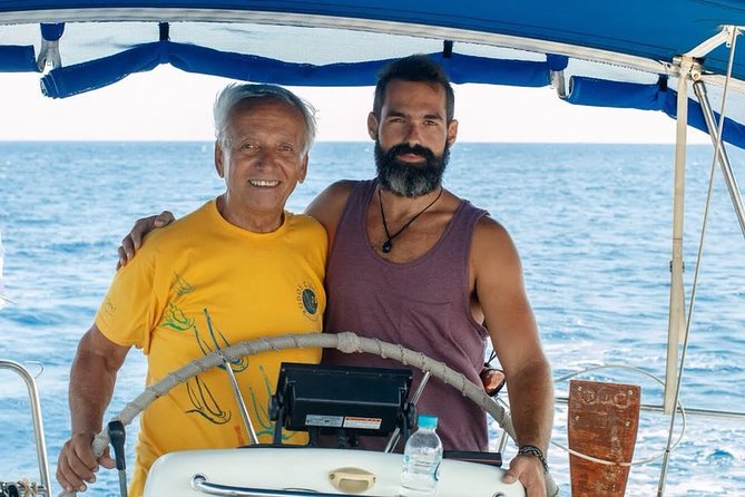 Single day Sail boat cruise with swimming, snorkeling, drinks and lunch - A crew that shapes the experience