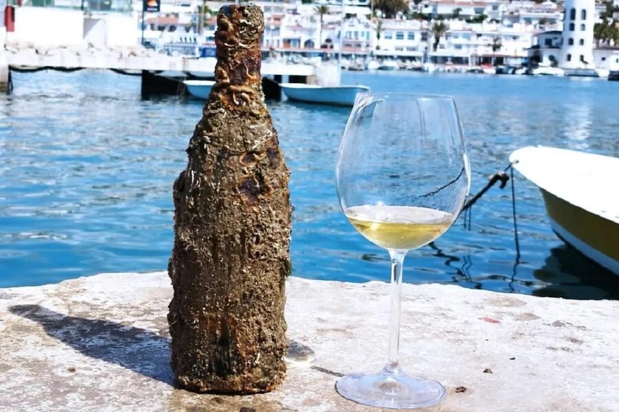 Sitges: Sailboat trip + walking tour and wine cellar tour - Sitges on foot, from the waterfront to Carrer d’en Bosc