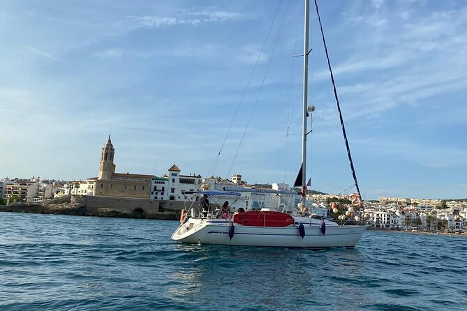 Sitges sailing, walking and winery tour - Starting at the Sitges waterfront