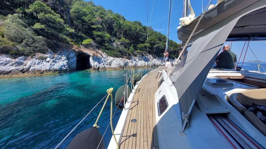 Skiathos: Full-Day Sailing Cruise with Lunch - Sailing time, motor time and the rhythm of the day