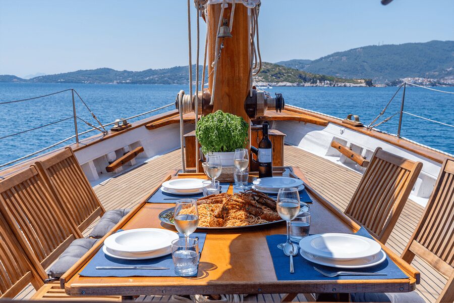 Skiathos: Wooden Sailboat Full- or Half-Day Trip with Meal - Panormos Beach and lunch on deck