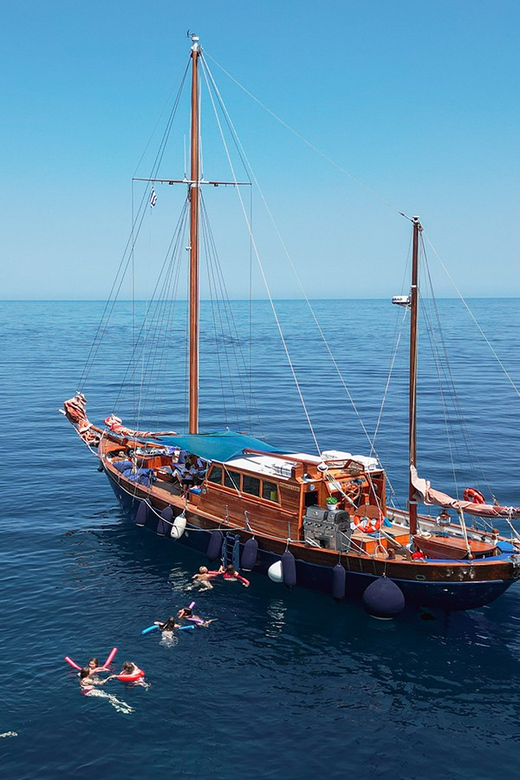 Skiathos: Wooden Sailboat Full- or Half-Day Trip with Meal - Finding Katerina in the old harbor