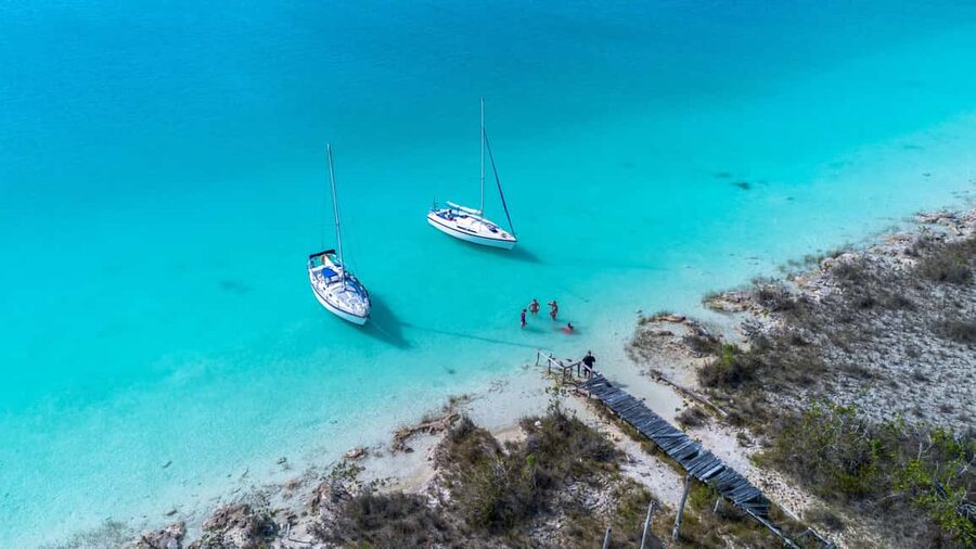 Slow Sailing Bacalar - 3-hours of Nature and crystal waters - Meeting the captain at Noru
