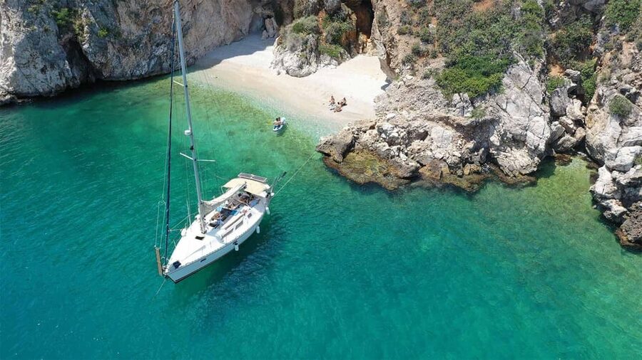 Small-Group Sailing Cruise in Nafplio with Local Treats - Greek food, local drinks, and an easy lunch