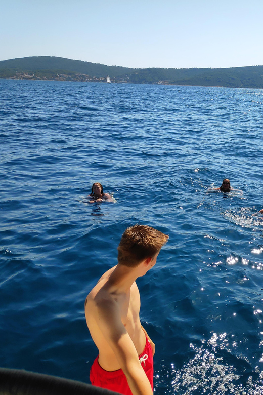 Split: Half Day Sailing Tour with Swim Stop, Snacks and Wine - Is $494 good value for your group?