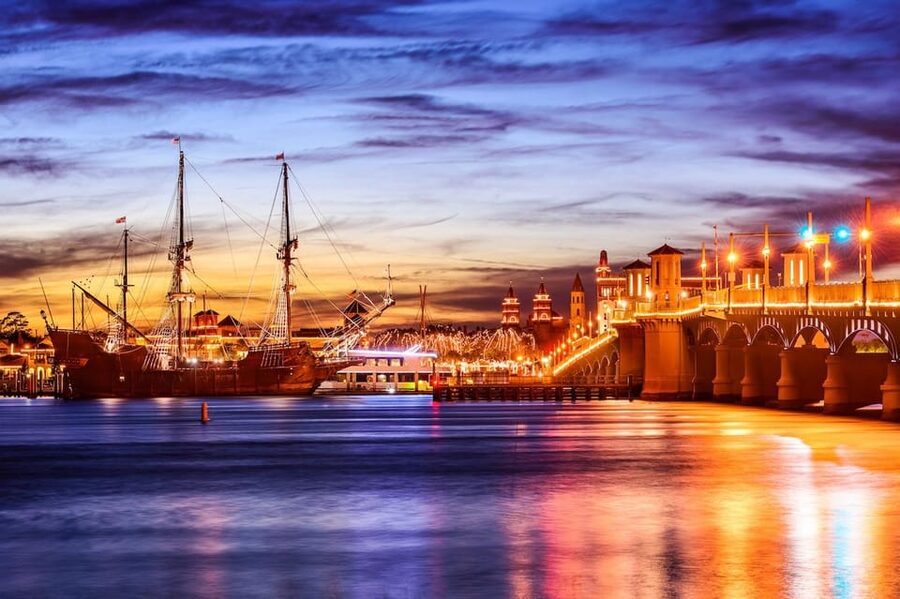 St Augustine: Nights of Lights Sail w Live Music& Sunset Opt - Who should book this cruise?