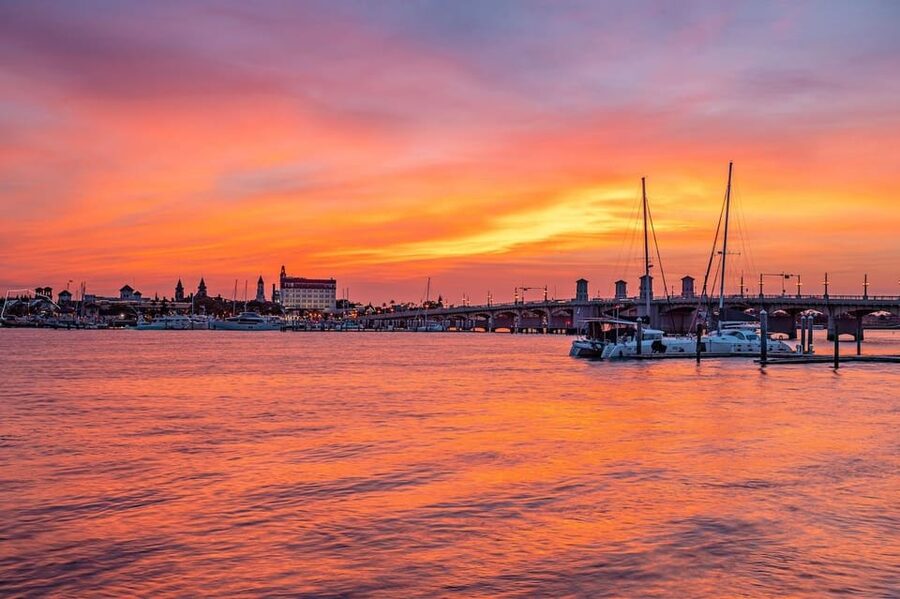 St Augustine: Nights of Lights Sail w Live Music& Sunset Opt - The best viewing near the Bridge of Lions
