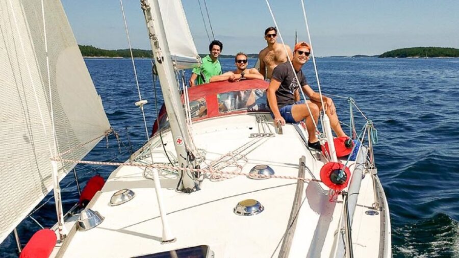Stockholm: Archipelago Sailing Adventure with Island Chill - Lunch in a sheltered bay