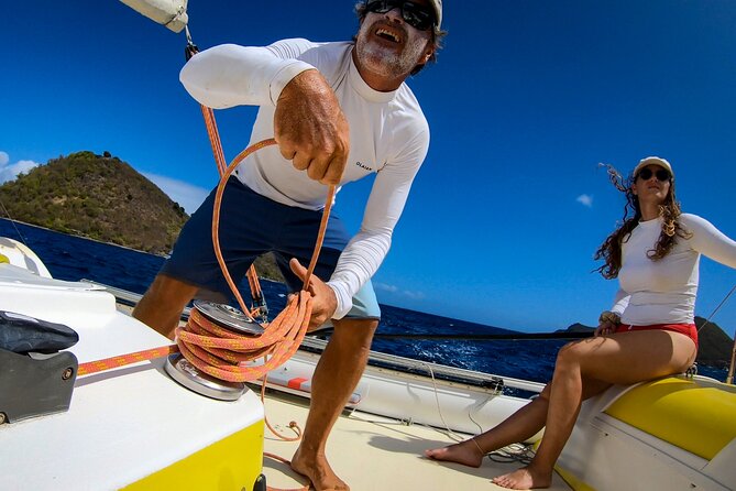 Stroll and Initiation to Sailing in the Baie des Saintes - Sailing the Baie des Saintes from Terre-de-Haut