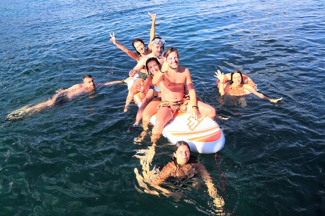 Sunset aperitif on a sailing boat in Alghero - What the two-hour schedule means for you
