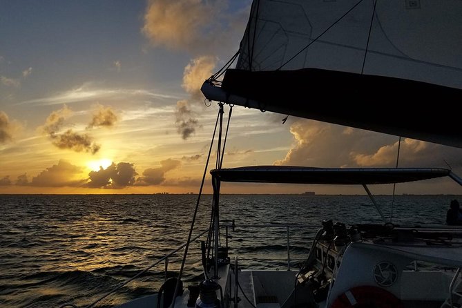 Sunset Sail in Miami: Complimentary Champagne Toast - Who will enjoy this cruise most