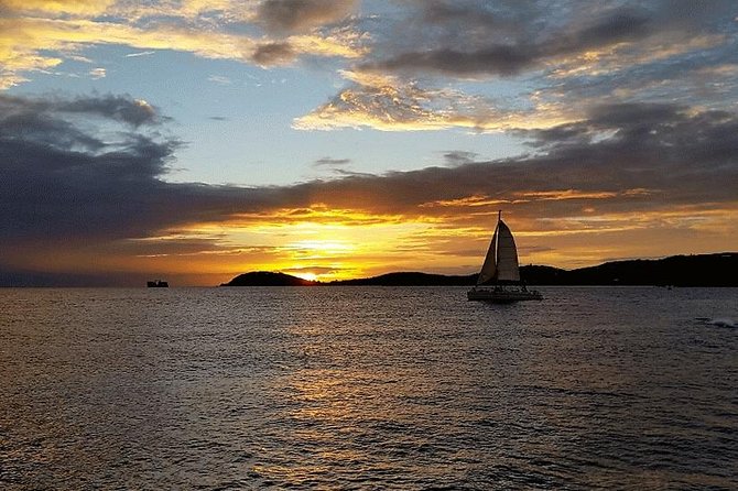 Sunset Sail with Cocktails and Appetizers - A sunset sail built around the view